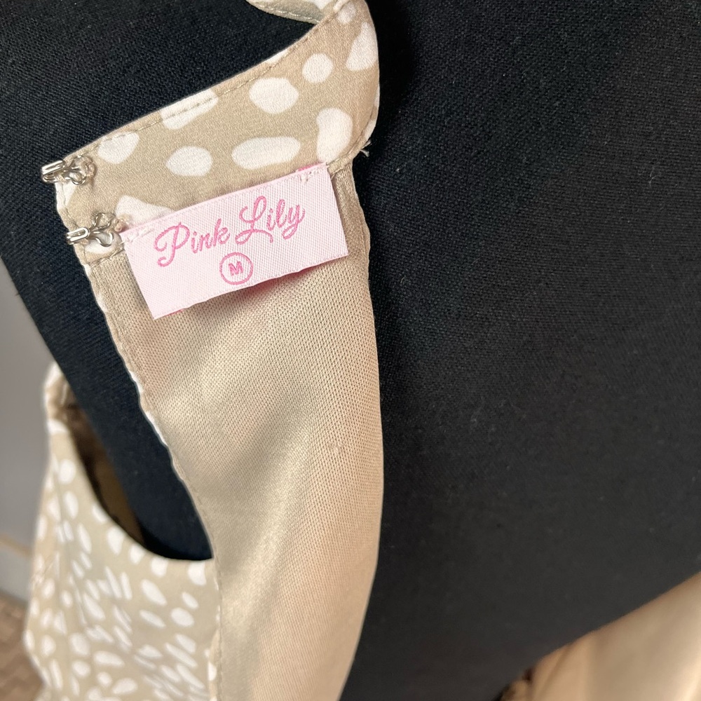 Pink Lily Beige & White Printed V-Neck Jumpsuit - Picture 4 of 4